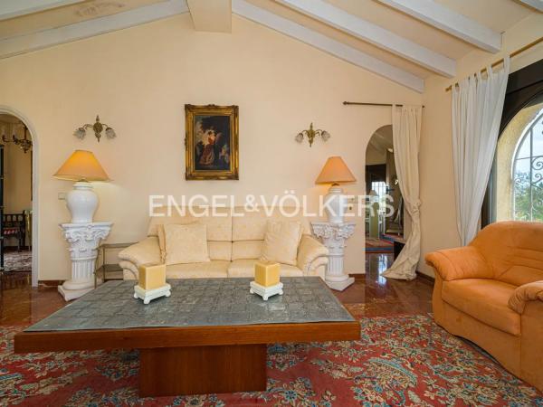 Casa independiente en calle Japón, 6