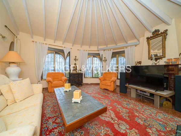 Casa independiente en calle Japón, 6