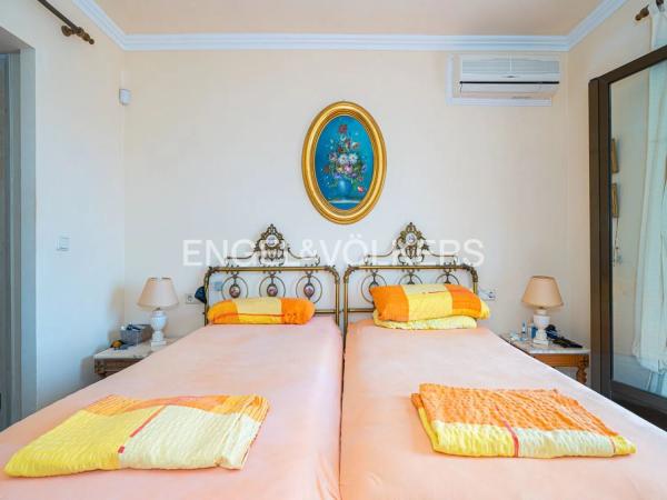 Casa independiente en calle Japón, 6