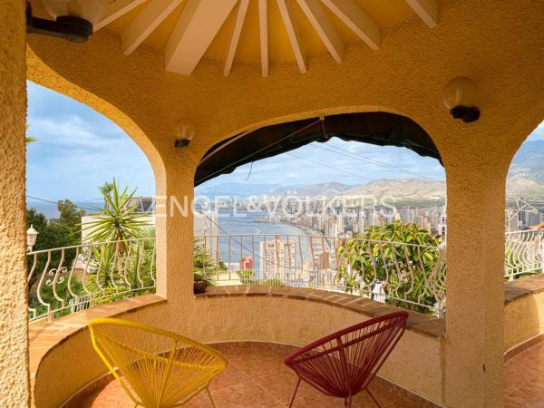 Casa independiente en calle Japón, 6