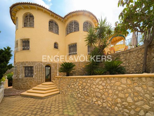 Casa independiente en calle Japón, 6