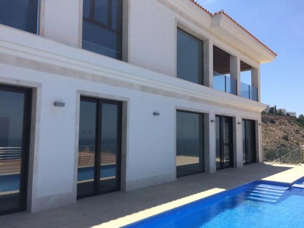 Casa independiente en avenida Tokio