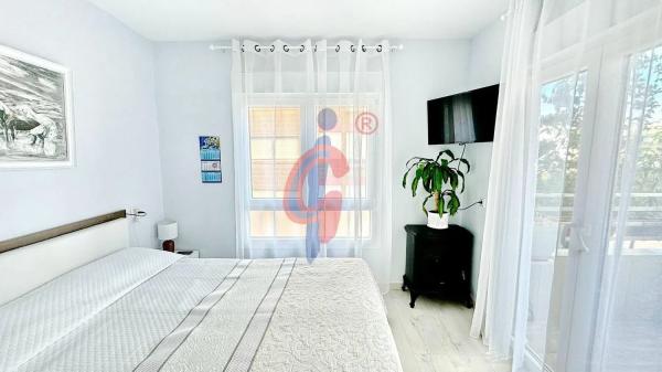 Piso en calle Miguel Hernández, 126