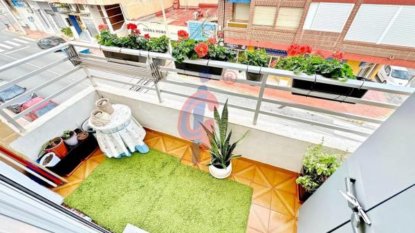 Piso en calle Miguel Hernández, 126