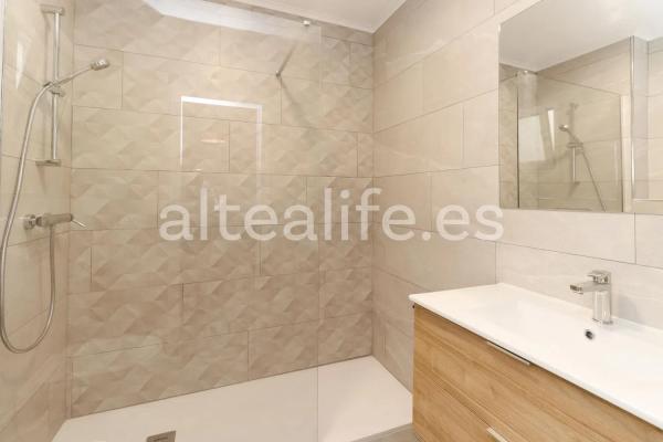 Piso en calle Conde de Altea