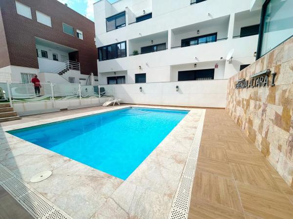 Chalet adosado en calle Callosa