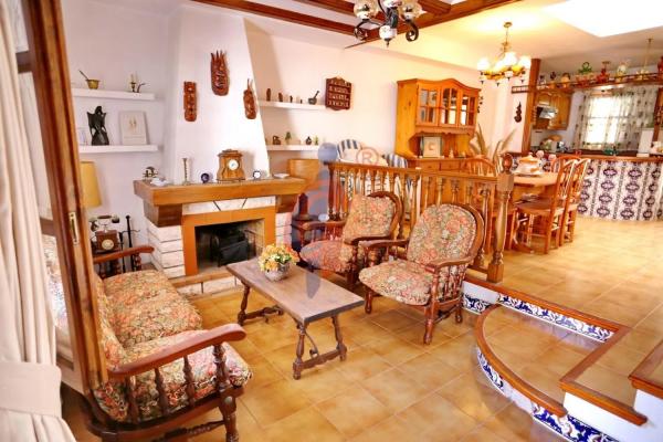 Casa independiente en avenida de la Libertad, 72