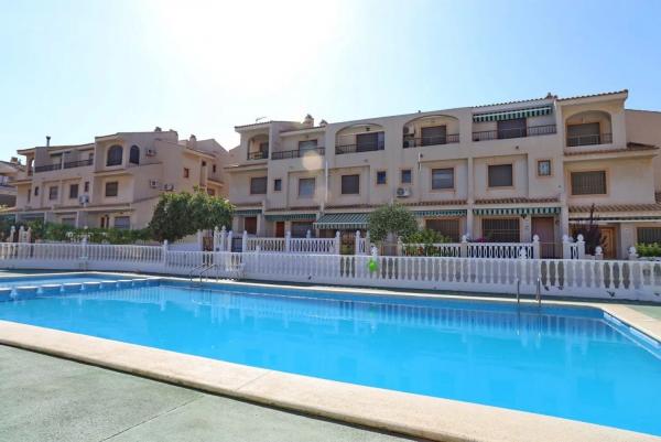 Chalet adosado en avenida del Mediterrani, 37