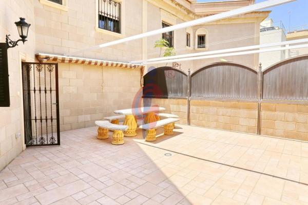 Casa independiente en calle Italia, 11