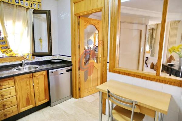 Casa independiente en calle Italia, 11