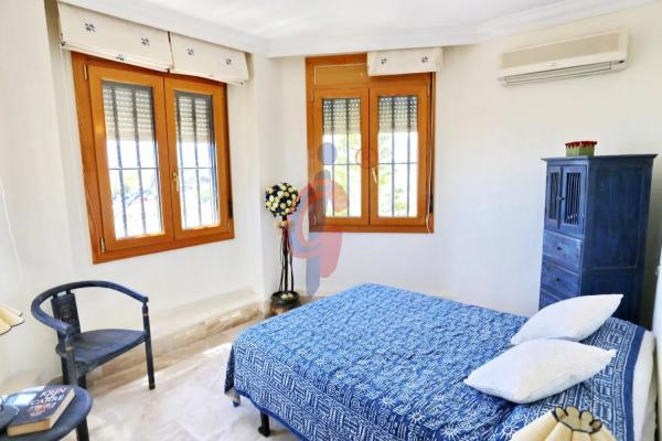 Casa independiente en calle Italia, 11