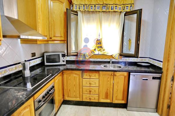 Casa independiente en calle Italia, 11