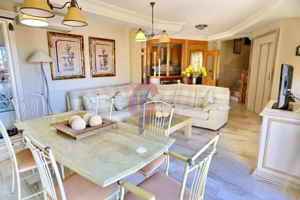 Casa independiente en calle Italia, 11