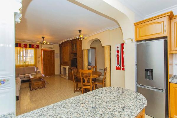 Casa independiente en Urbanizacion el Raso, 51