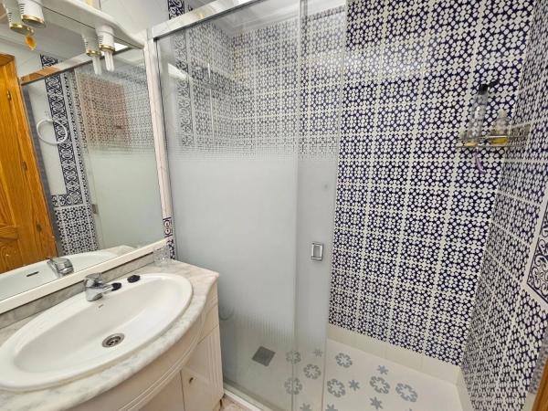 Chalet pareado en calle Francia, 11