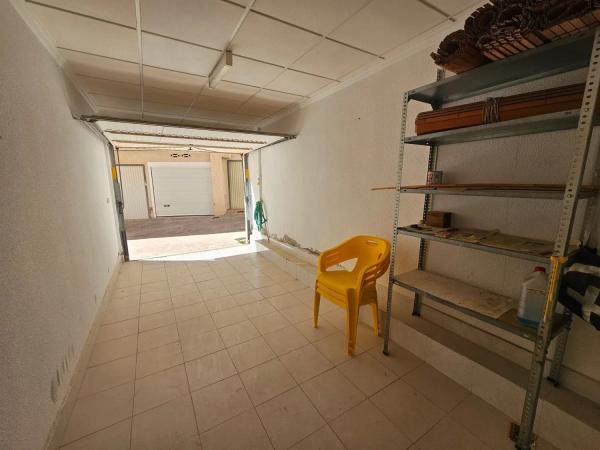 Chalet pareado en calle Francia, 11