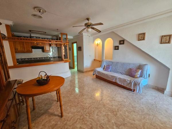 Chalet pareado en calle Francia, 11