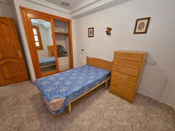 Chalet pareado en calle Francia, 11