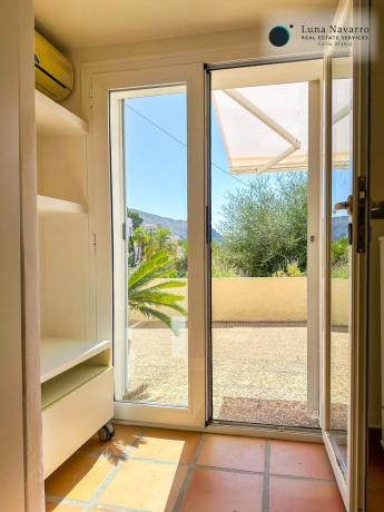 Casa independiente en calle Corbeta