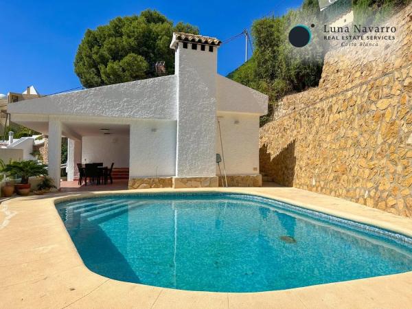 Casa independiente en calle Corbeta