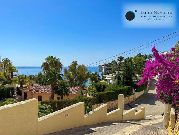 Casa independiente en calle Corbeta