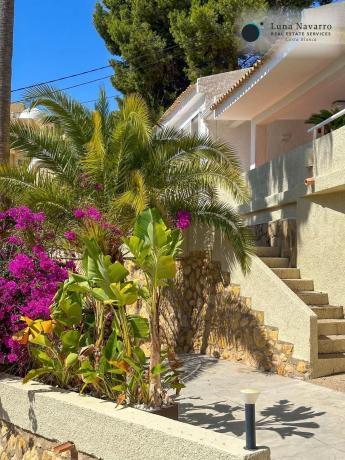 Casa independiente en calle Corbeta