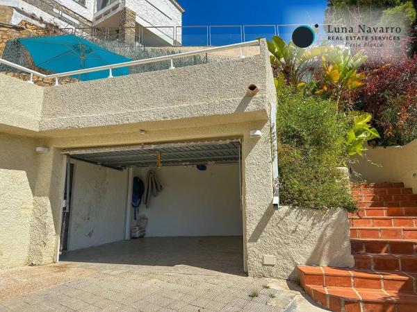 Casa independiente en calle Corbeta