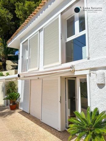 Casa independiente en calle Corbeta