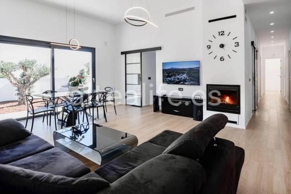 Casa independiente en calle Garrofer