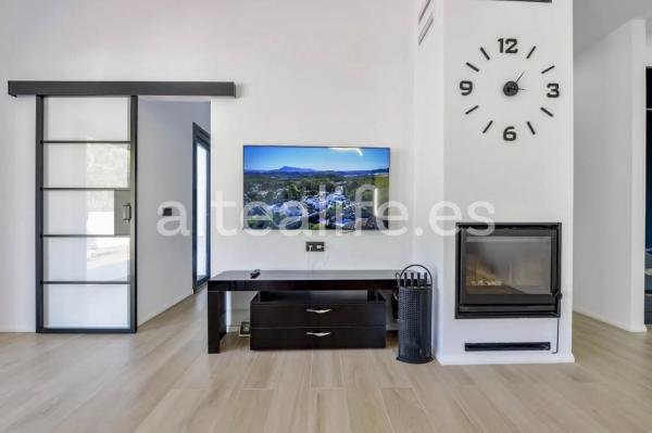 Casa independiente en calle Garrofer