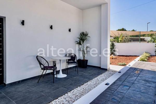 Casa independiente en calle Garrofer