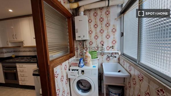 Chambre dans un appartement partagé à Palma