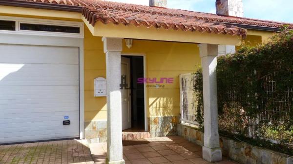 Chalet pareado en calle Albatros