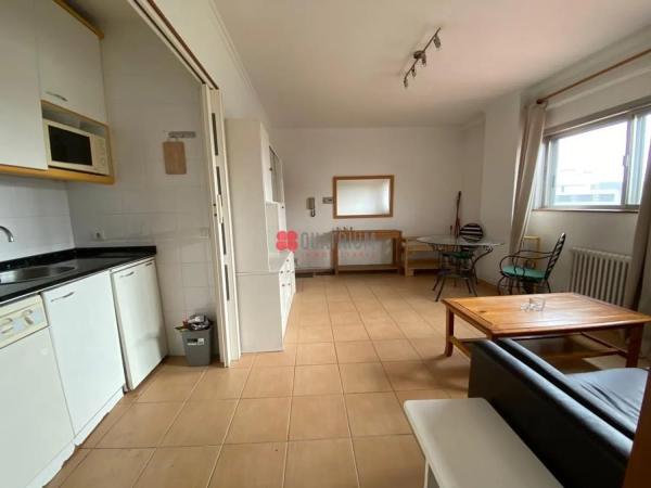 Piso en avenida de Romero Donallo