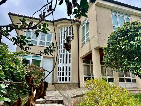 Casa independiente en calle Herba Lameiriña