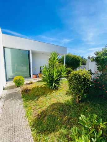 Casa independiente en calle Fermín Bouza Brey