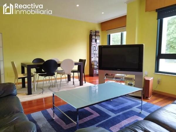 Dúplex en travesía de Cacheiras