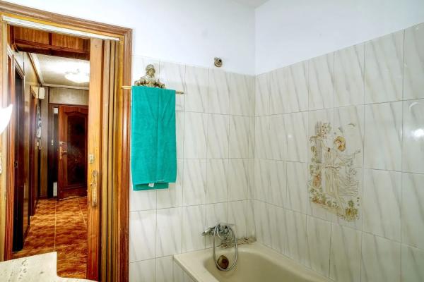 Piso en ronda de Outeiro, 292