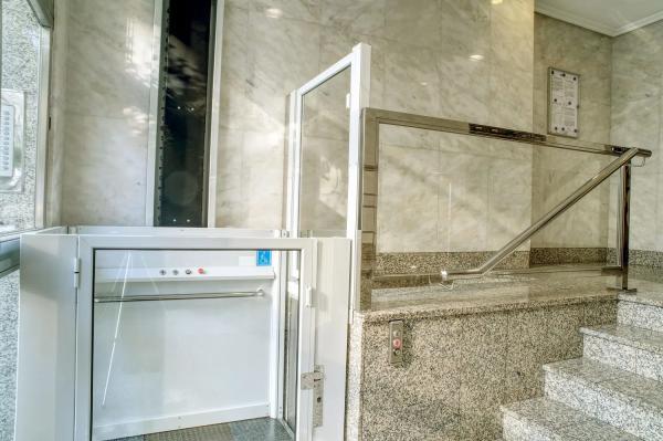 Piso en ronda de Outeiro, 292