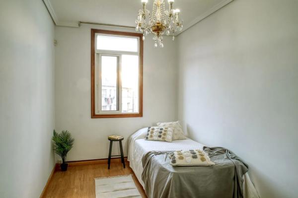 Piso en ronda de Outeiro, 292