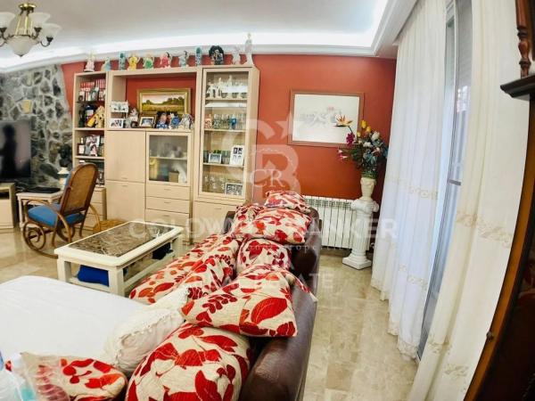 Casa independiente en calle Estocolmo