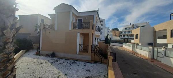 Chalet adosado en calle Puig Mayor