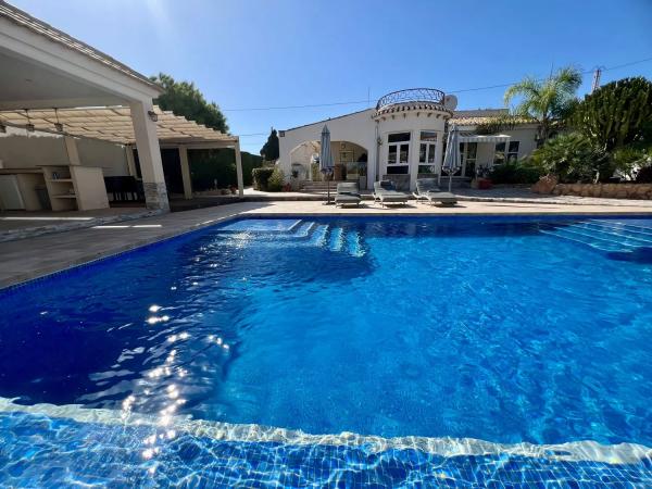 Casa independiente en calle Peñafiel s/n