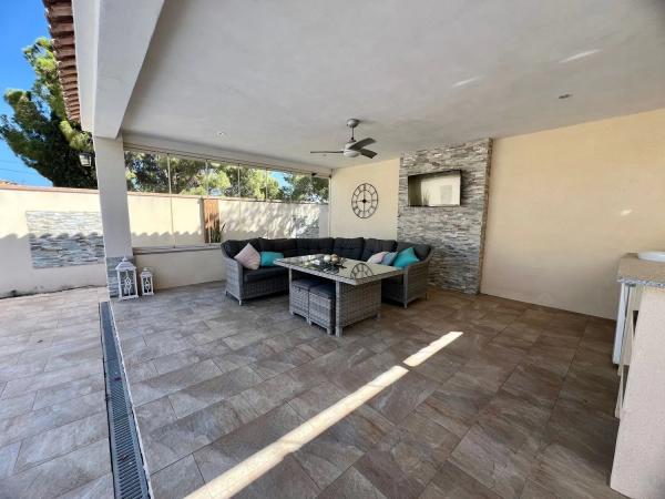 Casa independiente en calle Peñafiel s/n