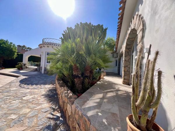 Casa independiente en calle Peñafiel s/n