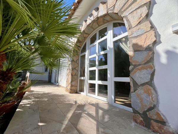 Casa independiente en calle Peñafiel s/n