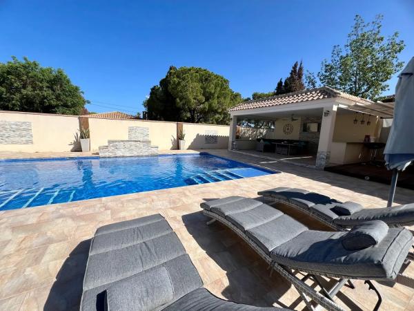 Casa independiente en calle Peñafiel s/n