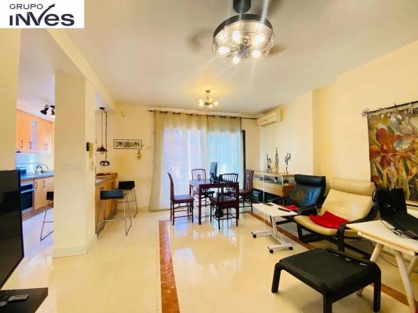 Casa independiente en calle Gigantes y Cabezudos, 10