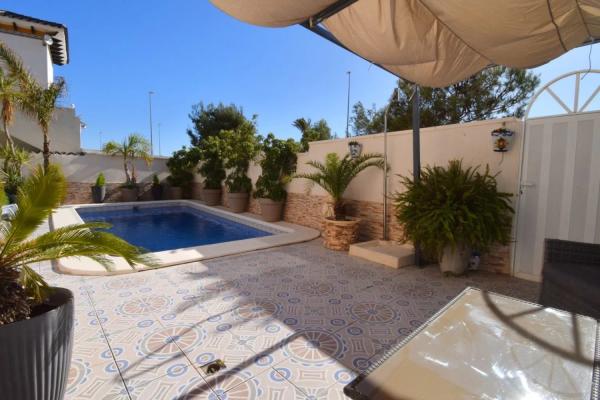 Chalet en Barrio La Zenia