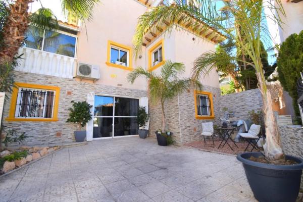 Chalet en Barrio La Zenia